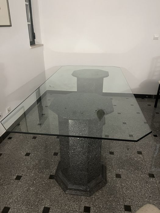 Mesa de Sala de Jantar – Vidro 190x89 cm + Base em Pedra – Albufeira