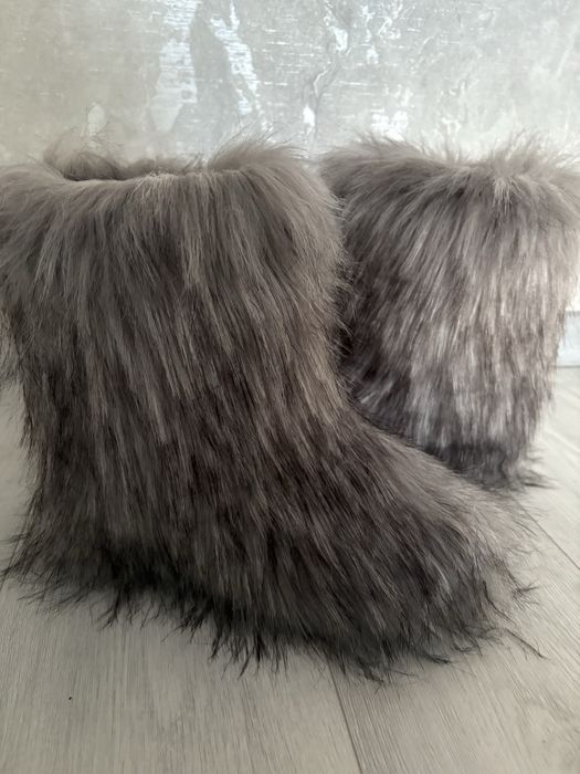 Хутряні ботинки