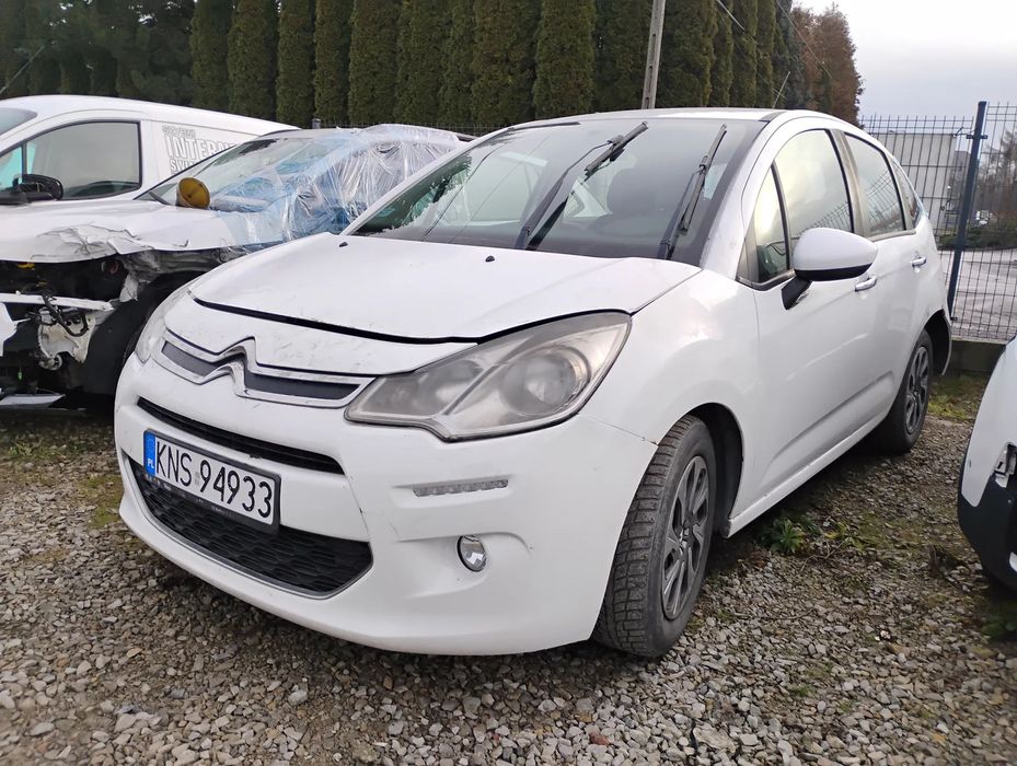 Citroën C3 2013r, 1.4 HDI. Uszkodzony tył.