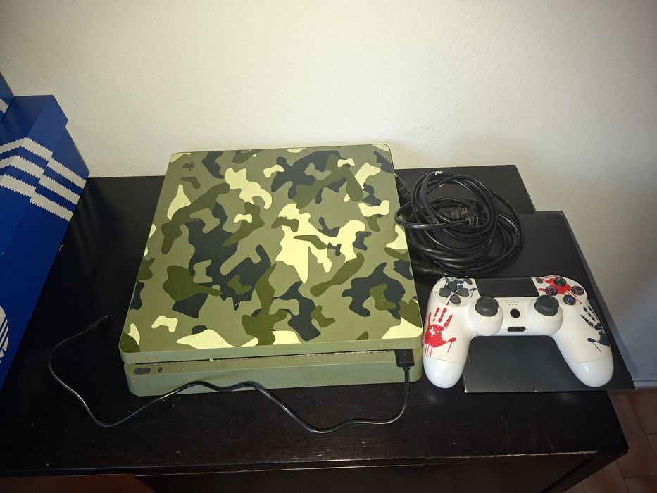 Vidio game PS4 com 1 terá  com 1 comando
