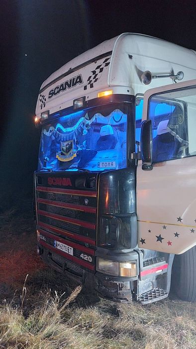 Продам тягач Scania R124 LA