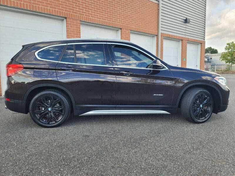 2016    BMW    X1