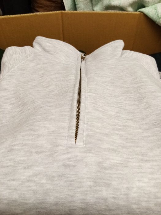 Sweater nova c/ fecho, mesclada cinza