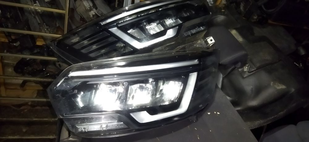 farol Renault trafic 4