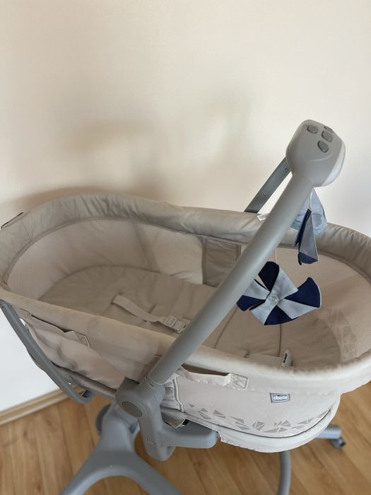 Ліжечко-стільчик Chicco для дитини