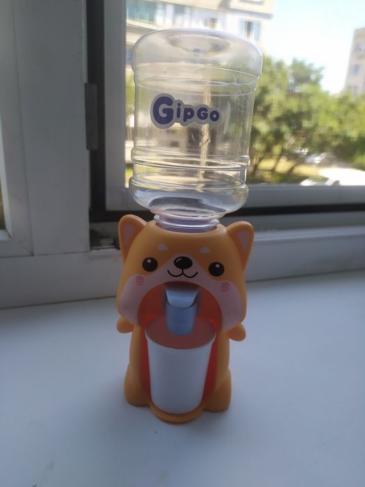 кулер для воды игрушечный