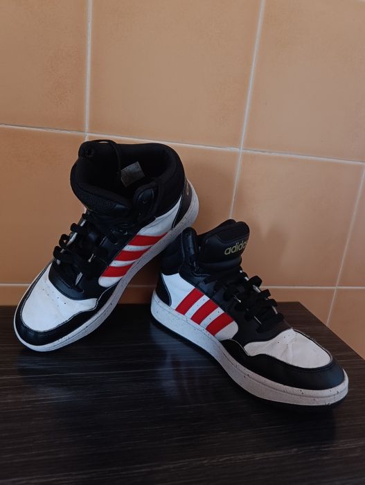 Sapatilhas Adidas Hoops 3.0 Mid (Cano Alto) – Tam. [38]