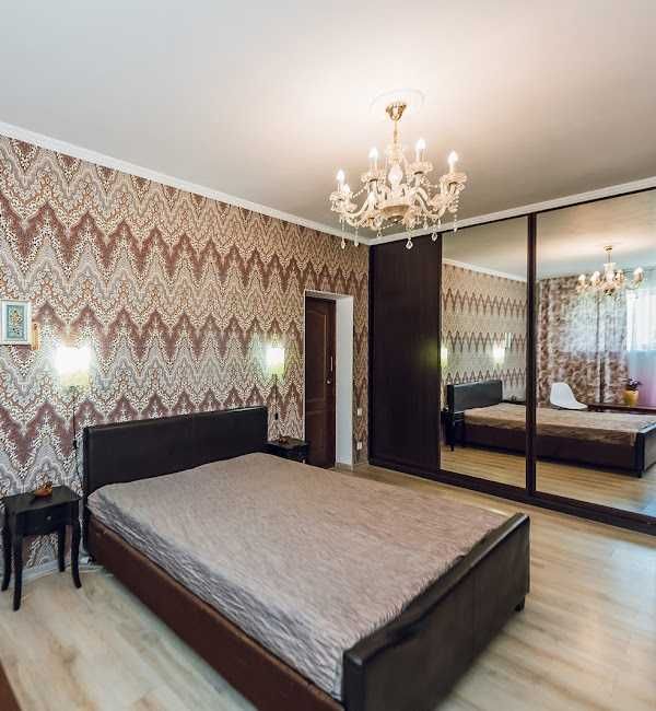 77 Будинок в парку "Сирецький Гай " басейн мангал музика альтанка