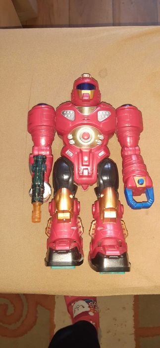 Zabawka 2 robot chodzi