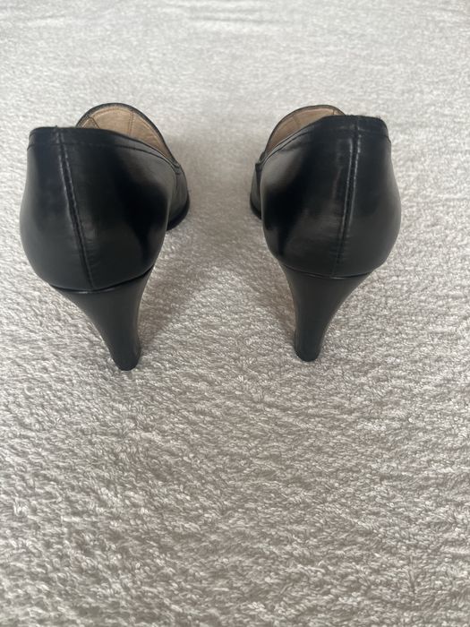Skórzane Włoskie buty damskie na obcasie 36
