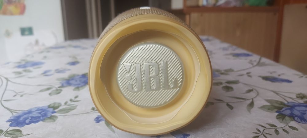 JBL Charge 4 White Оригінал