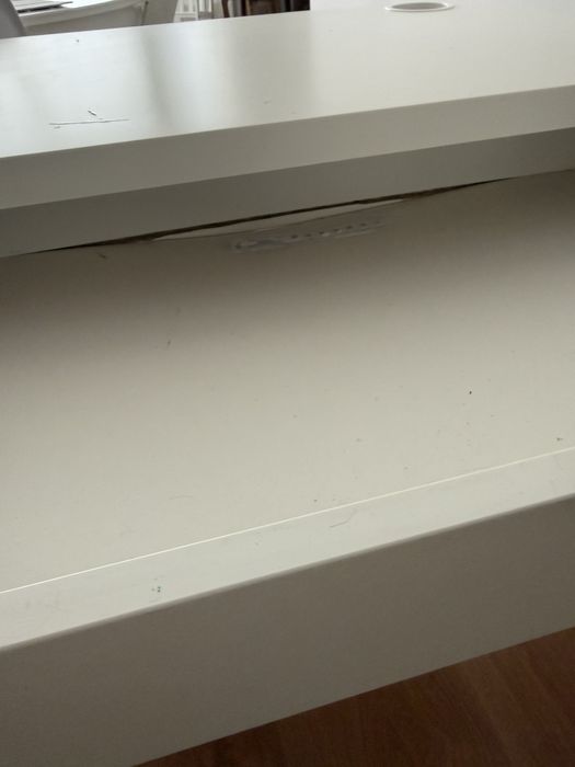 Secretaria ikea Micke usada
