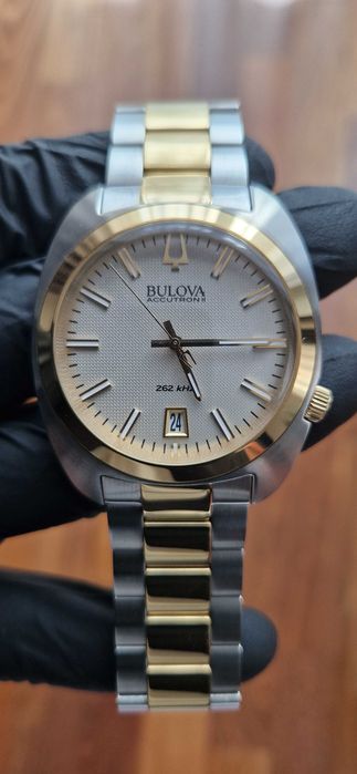 Bulova 98B272 Accutron 262kHz (płynąca sekunda)