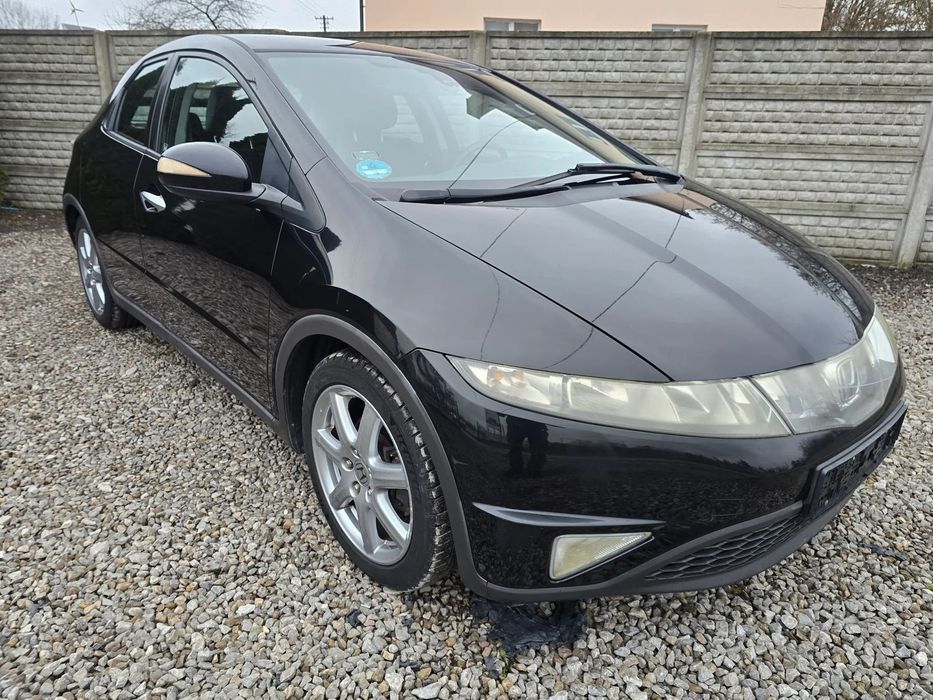 Honda Civic 1.8 benz Super stan !