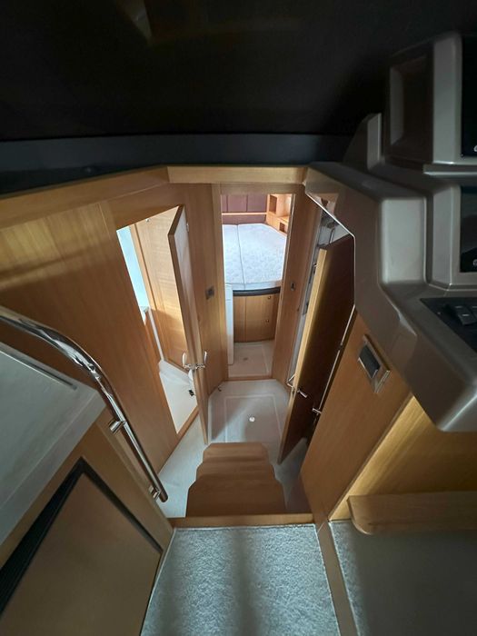 Продам моторну яхту Galeon 380 Fly