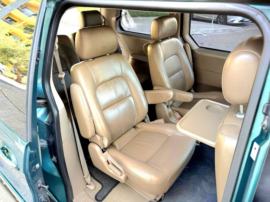 Kia Carnival  2003
