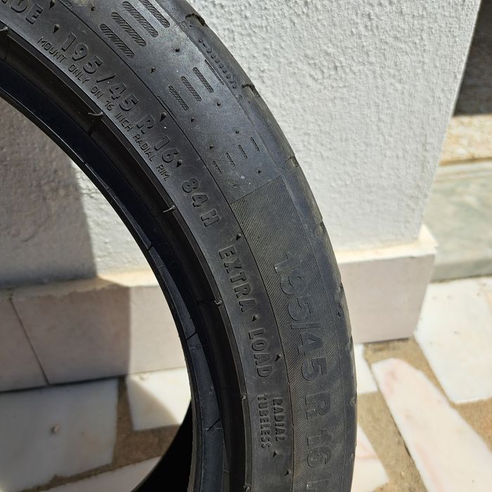 Par de Pneus Continental Eco Contact 5 195/45 84H R16