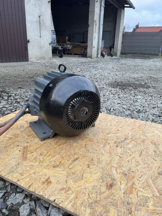 Silnik elektryczny 3-fazowy 4,5-5,5 kW