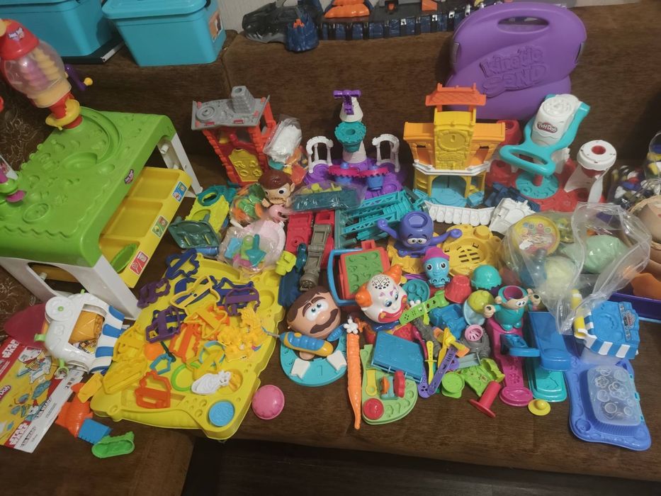Лот игрушек и наборов для лепки