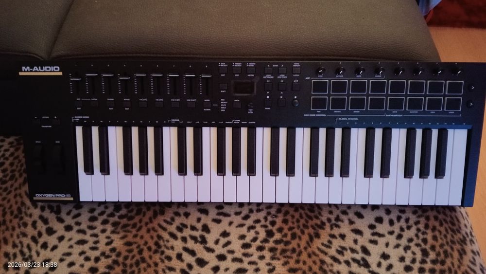 Teclado M-Audio Oxygen pro 49