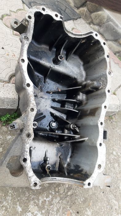 Масляний піддон Рено Кліо 3 номером 1111 161 49R