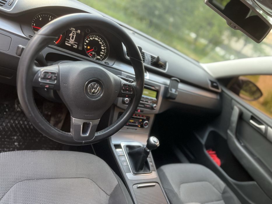 Продам автомобіль Volkswagen Passat b7 1.6 дизель