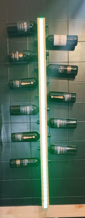 Garrafeira vertical com led's rgb