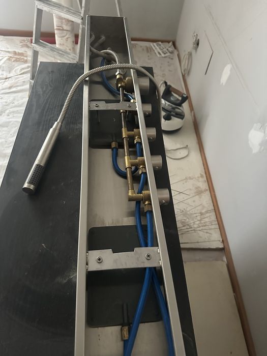 Coluna de Duche Multifunções