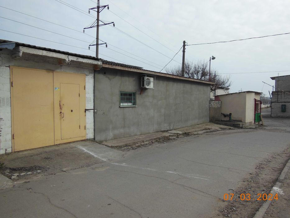 Сдаю в Соляных капитальный гараж в АГТ Стапель за Магеланом