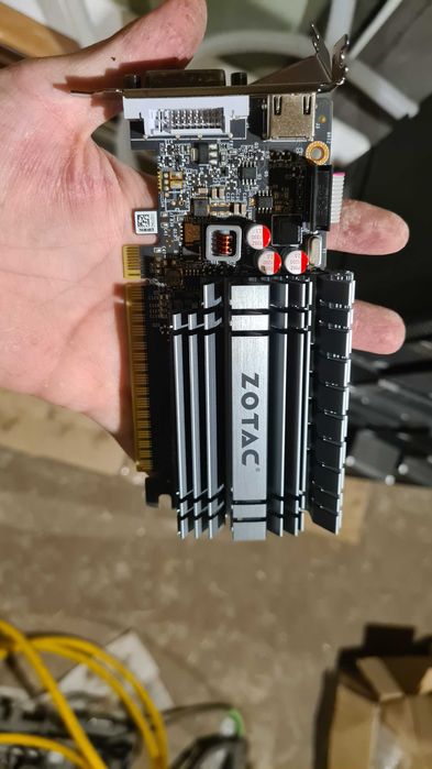 GT730 4GB + śledź LP