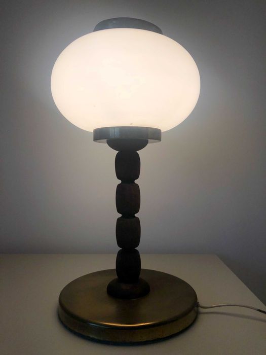 Lampka nocna w stylu retro