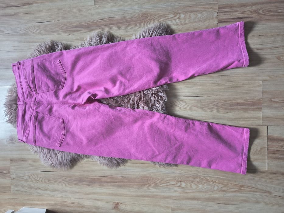 Jeansy z szerokimi nogawkami