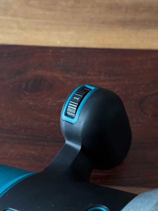 Solidny wibrator glazurniczy na baterie Makita LXT 18V do kafli płytek