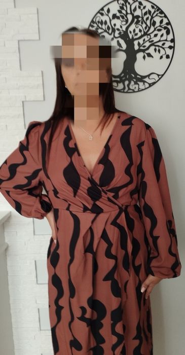 Elegancka brązowa sukienka midi L/40