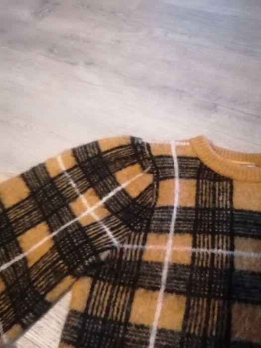 Sweterek zara s musztardowy