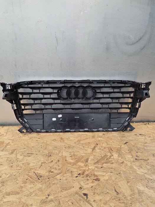Gril atrapa Audi Q2 16->