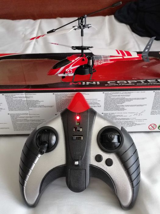 Remote-Controlled Helicopter64409510125058121