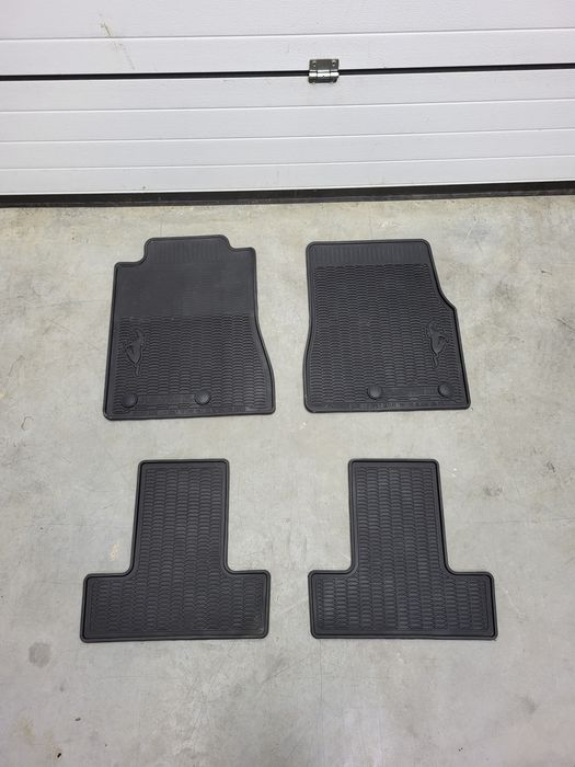 Dywaniki gumowe wycieraczki Ford Mustang VI gen 2015, 2016, 2017, 2018, 2019 i 2020 i 2021 i 2022 i 2023 i 2024 nr. 41