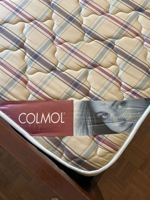 Cama de casal c/ colchão