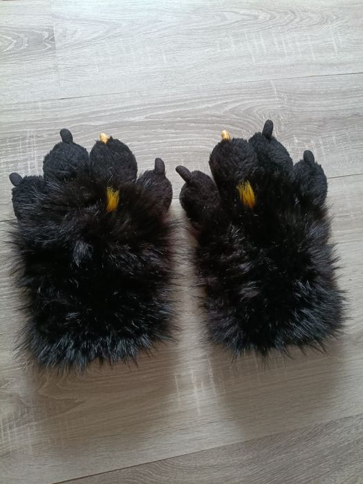 Fursuit paws / łapy do fursuitu , czarne z złotym pazurem