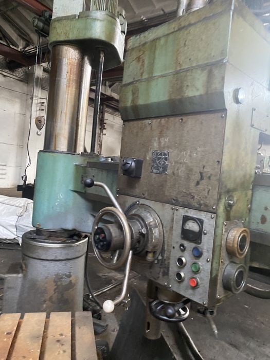 радиально-сверлильный станок