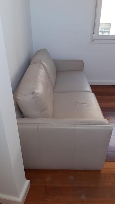 Sofá Pele Bege 210x93