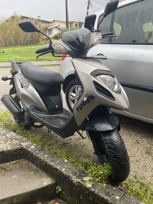 Vendo moto 650 euros  em perfeito estado