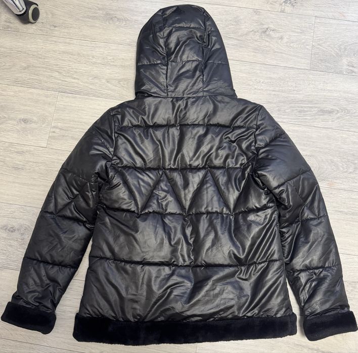 Зимова куртка жіноча