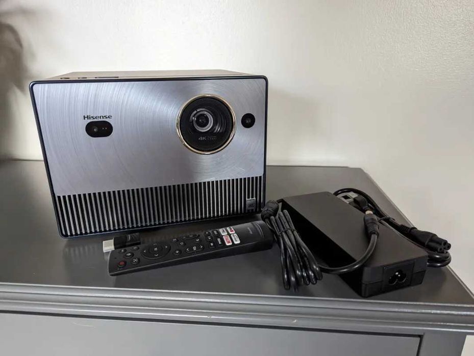 Projetor a laser 4K Hisense C1 como novo garantia até 01/2028