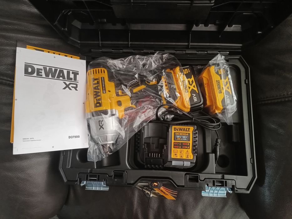Аккумуляторний ударний гайковерт dewalt DCF900P2T 18V 2X 5.0Ah 1355Nm