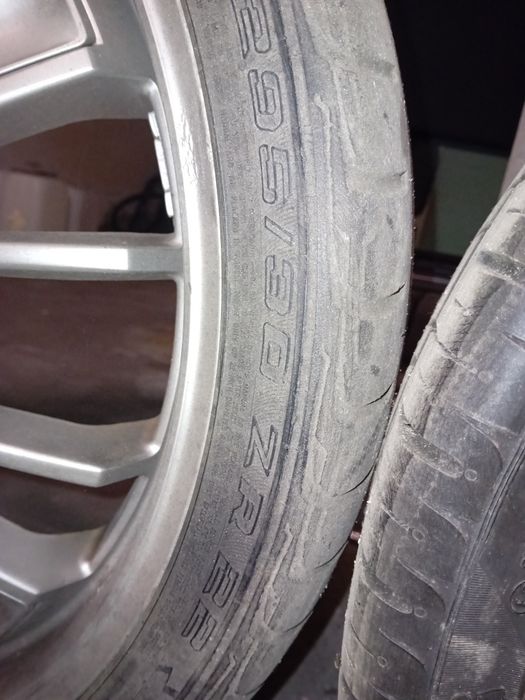 Jantes 22 polgagas com pneus em bom estado
