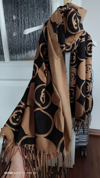 Szalik jak nowy brązowy czarny monogram