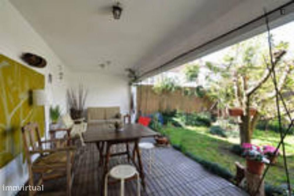 Quarto - localizado em Aldoar Porto