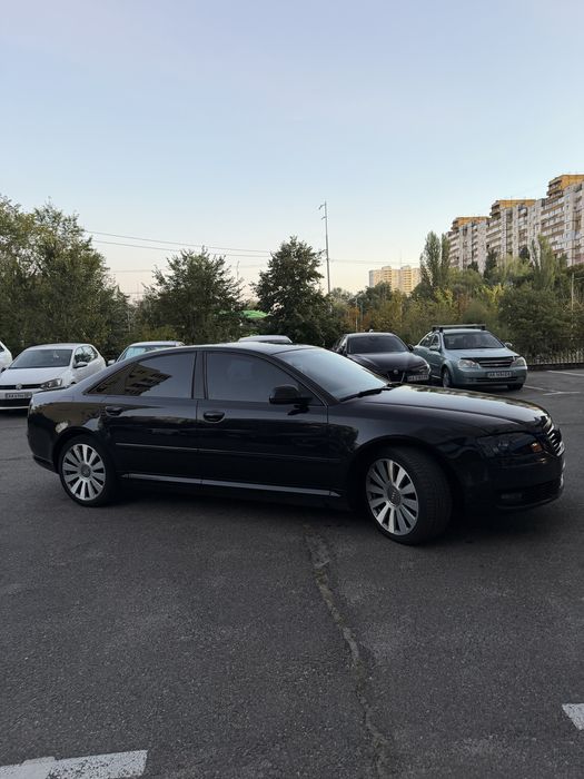 Продам ауді A8 D3